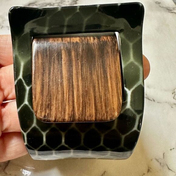 Green and brown wide bangle bracelet - Picture 4 of 9